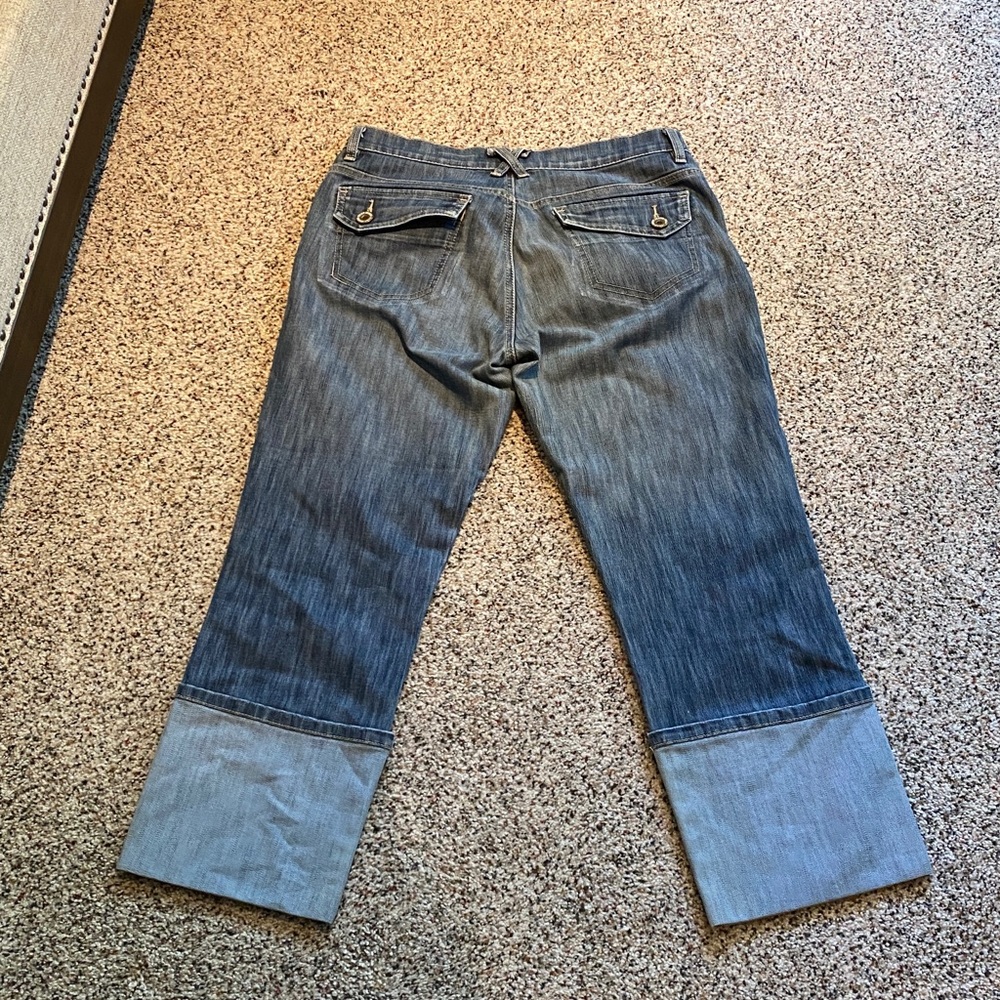DKNY Capris - Picture 5 of 6